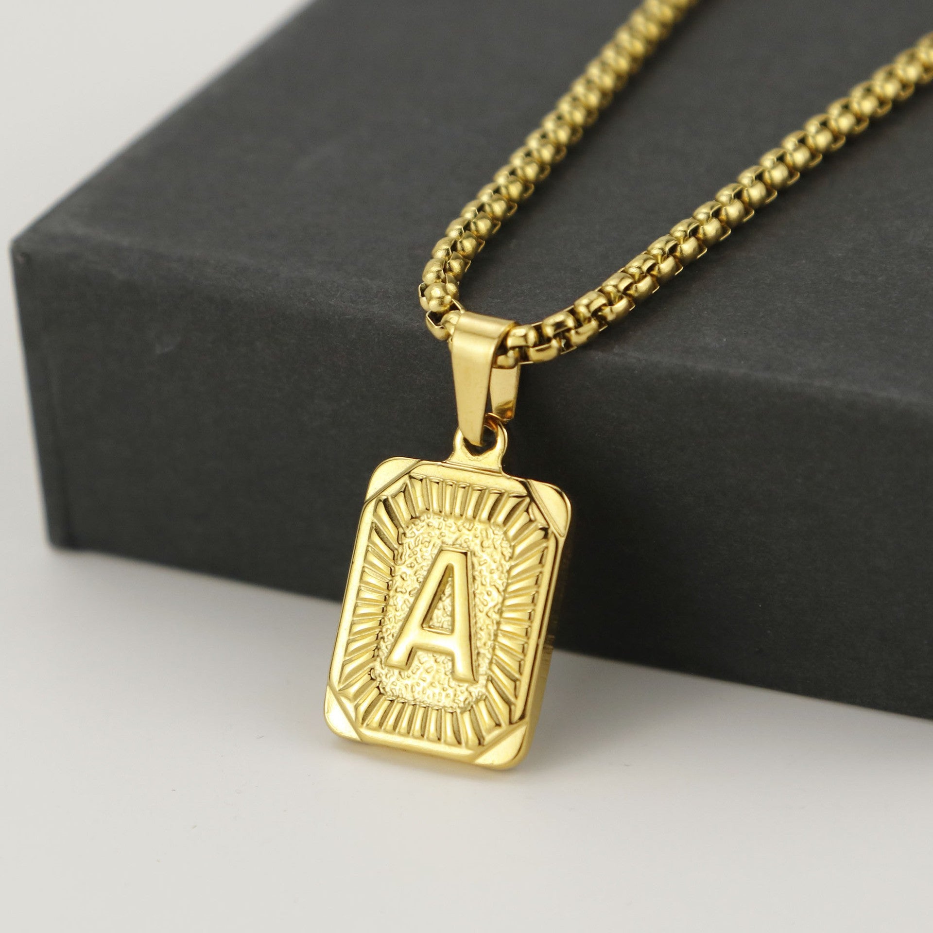 Letter Necklace Fashionable 26 Letter Square Pendant Clavicle Chain Choker Necklace