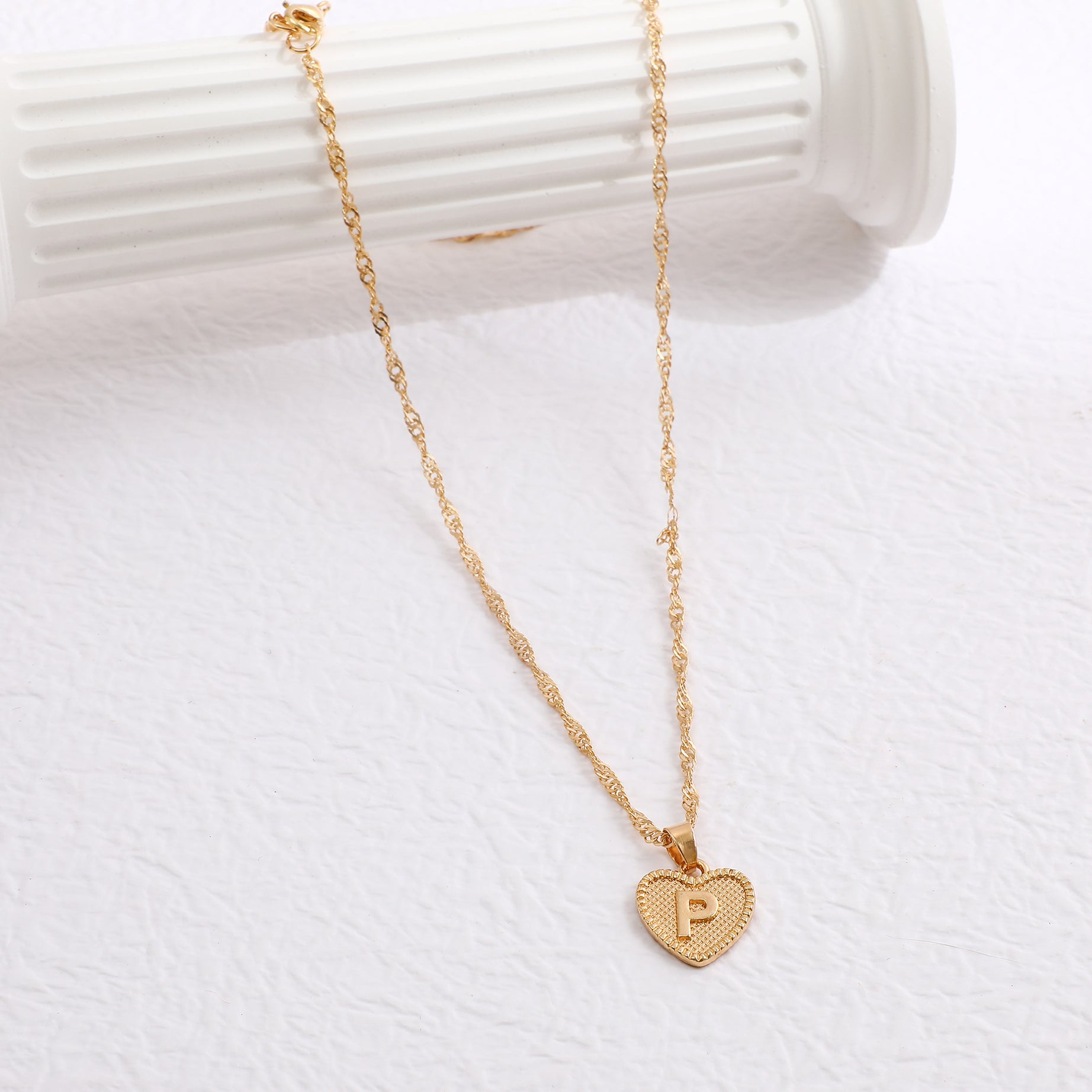 Simple Women&#039;s Heart Letter Necklace Love Pendant Clavicle Chain