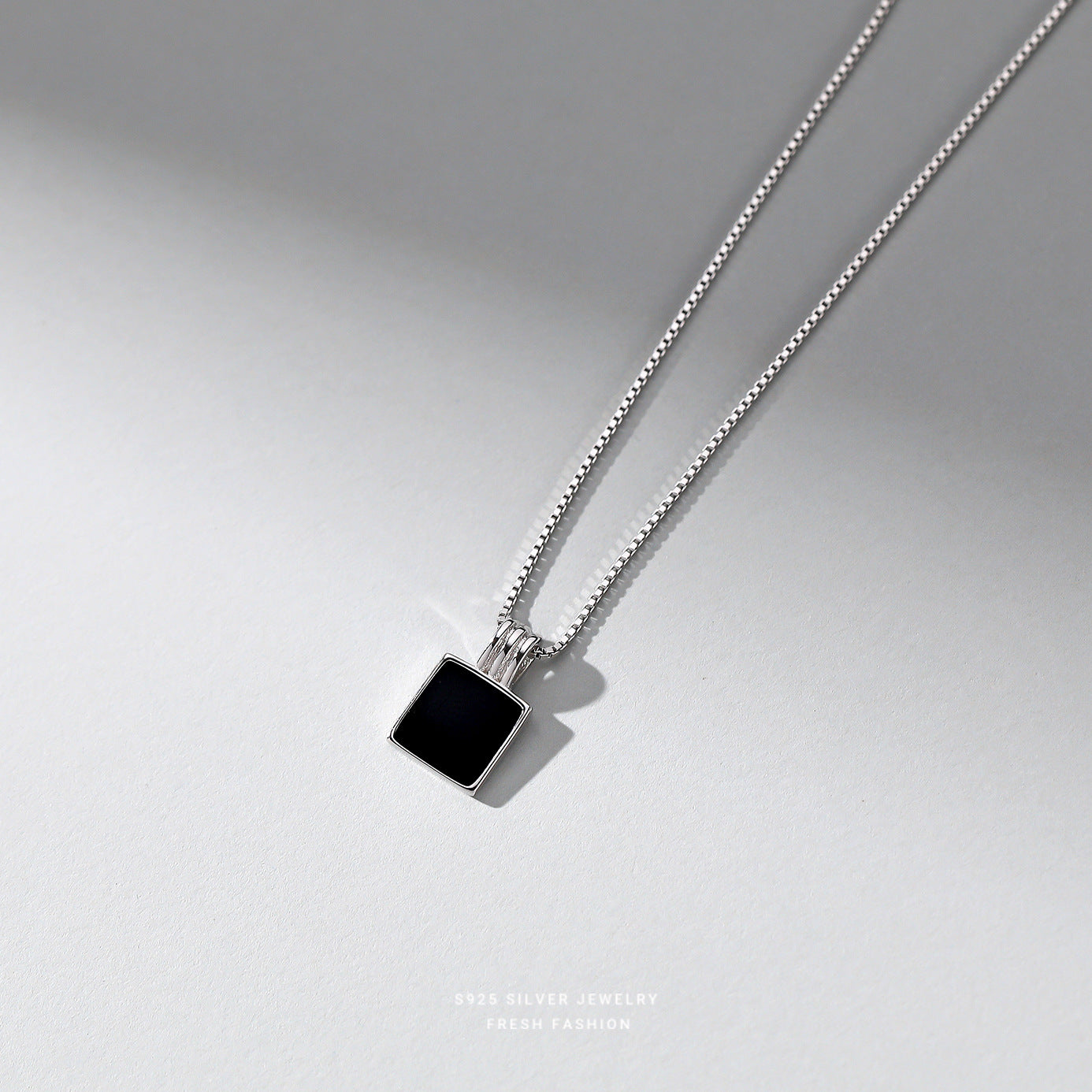 S925 Sterling Silver Black Square Brand Necklace 2022 New Necklace Female Ins Niche Design Light Luxury Clavicle Chain