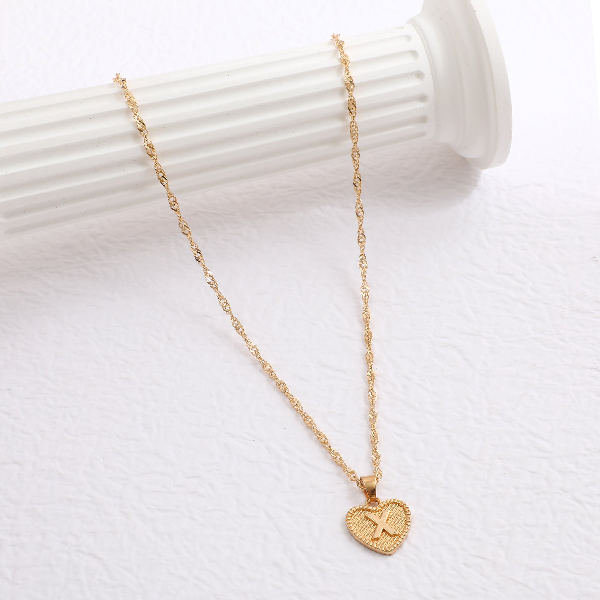 Simple Women&#039;s Heart Letter Necklace Love Pendant Clavicle Chain