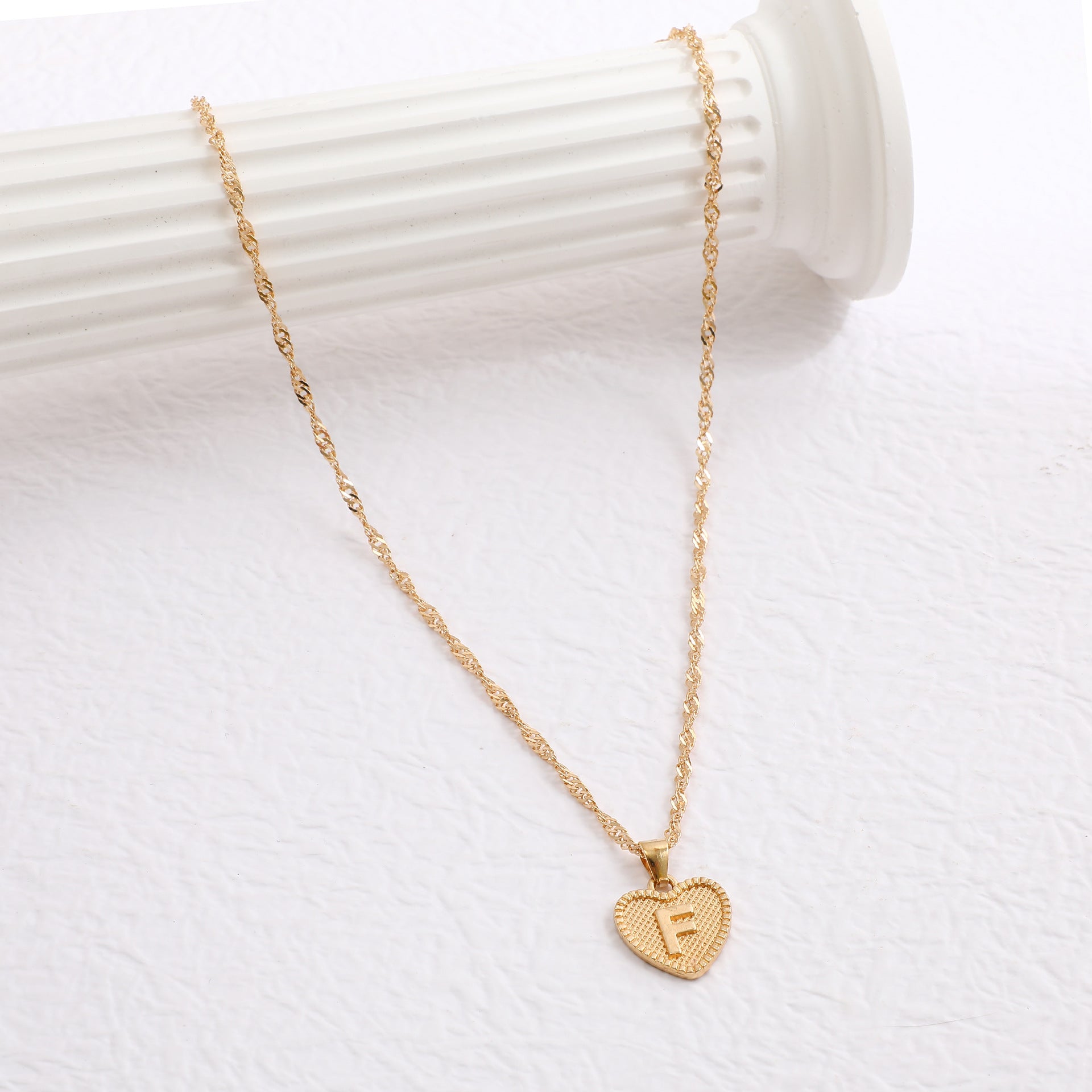 Simple Women&#039;s Heart Letter Necklace Love Pendant Clavicle Chain