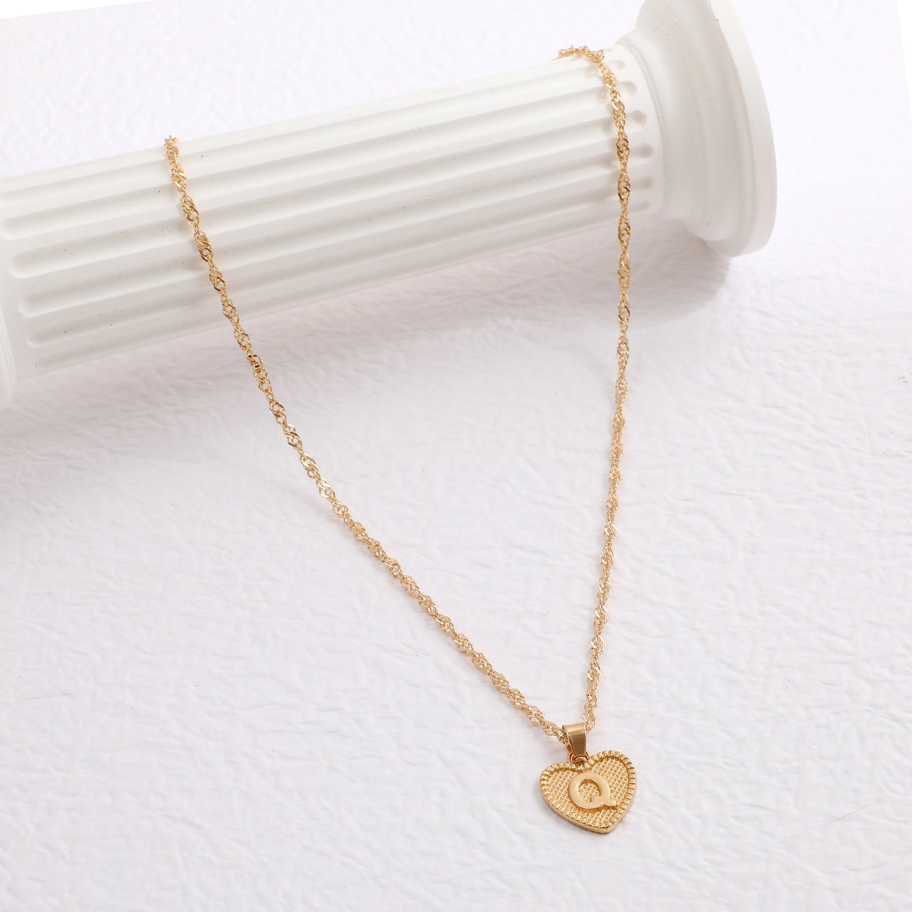 Simple Women&#039;s Heart Letter Necklace Love Pendant Clavicle Chain