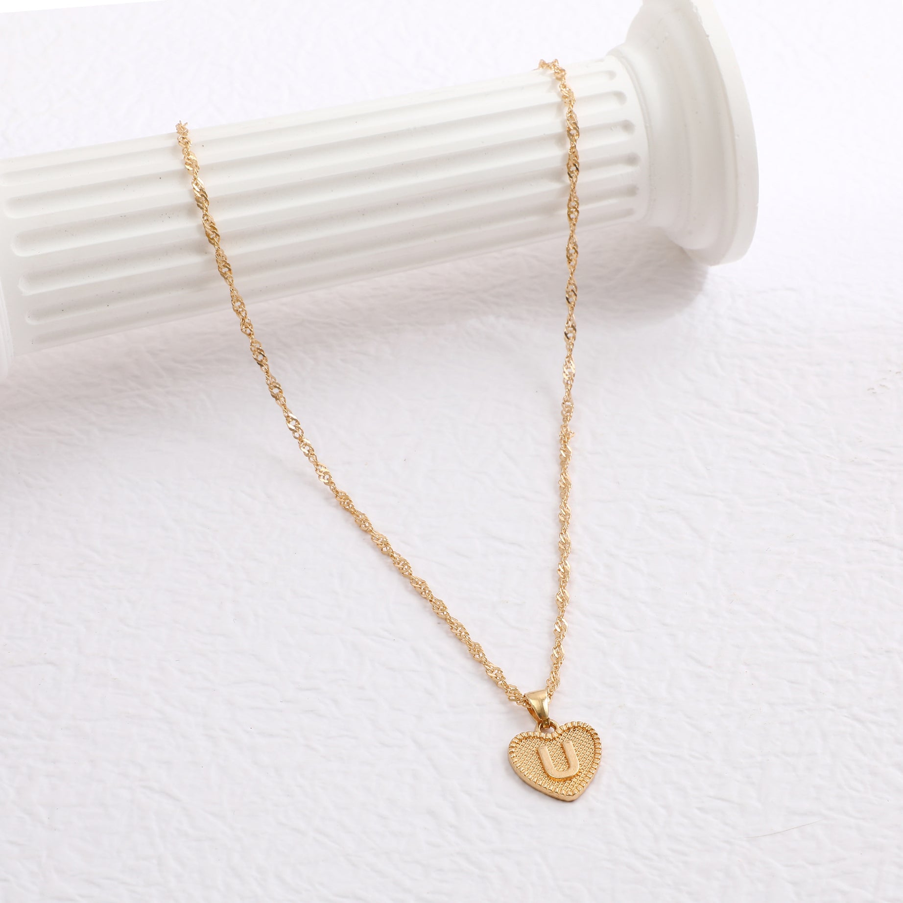 Simple Women&#039;s Heart Letter Necklace Love Pendant Clavicle Chain