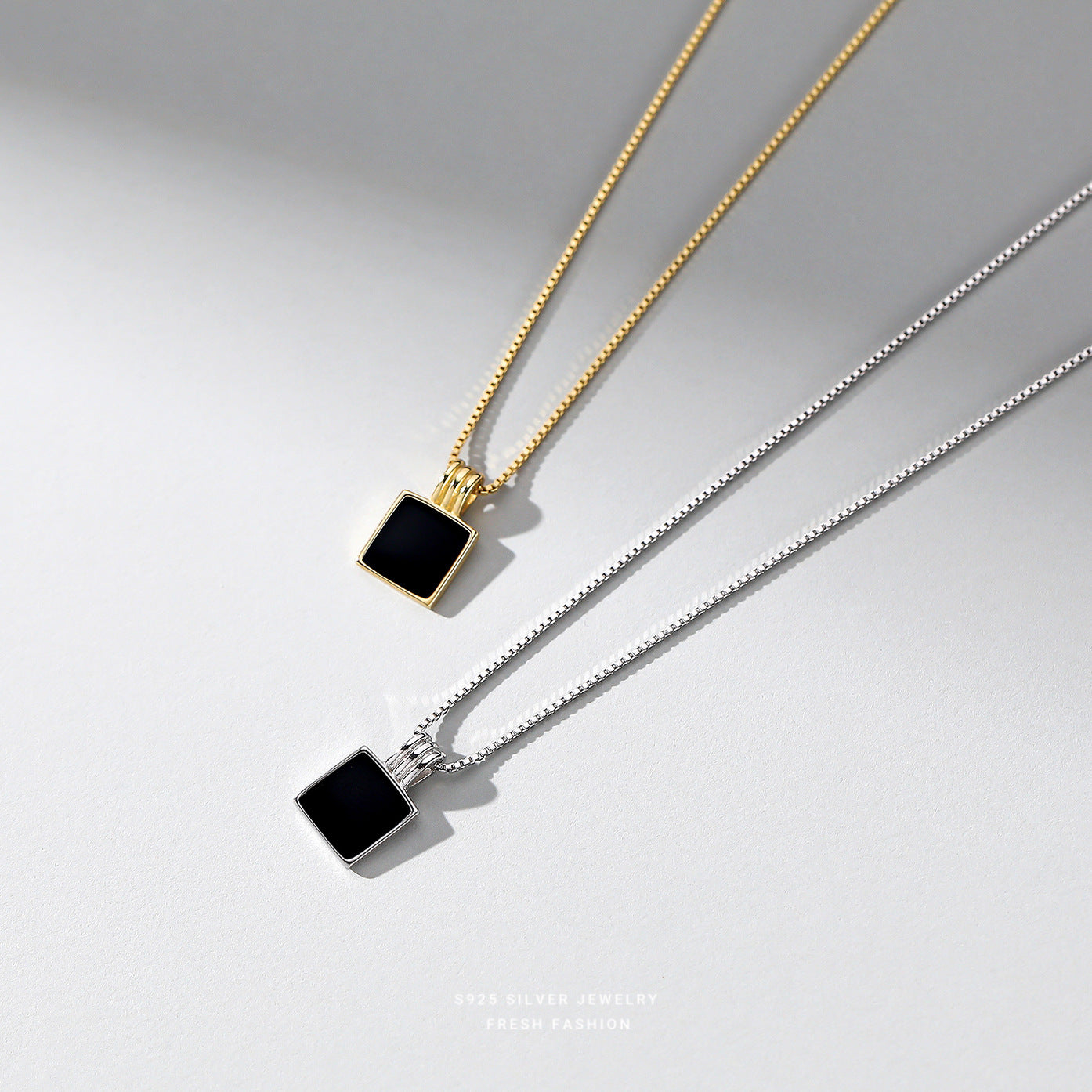 S925 Sterling Silver Black Square Brand Necklace 2022 New Necklace Female Ins Niche Design Light Luxury Clavicle Chain