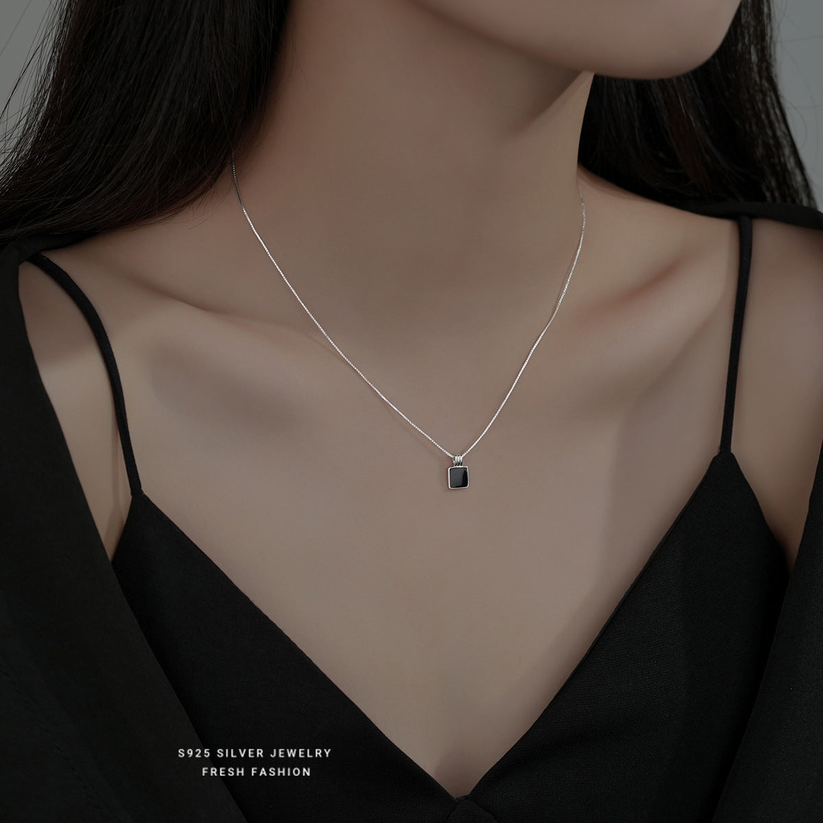 S925 Sterling Silver Black Square Brand Necklace 2022 New Necklace Female Ins Niche Design Light Luxury Clavicle Chain